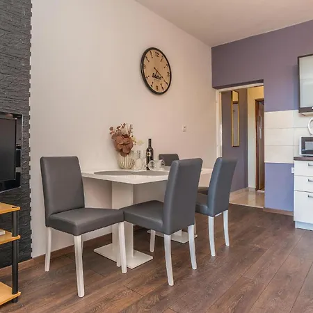 Apartment Amazing In *
