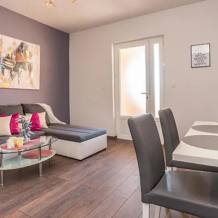 Apartment Beautiful In *